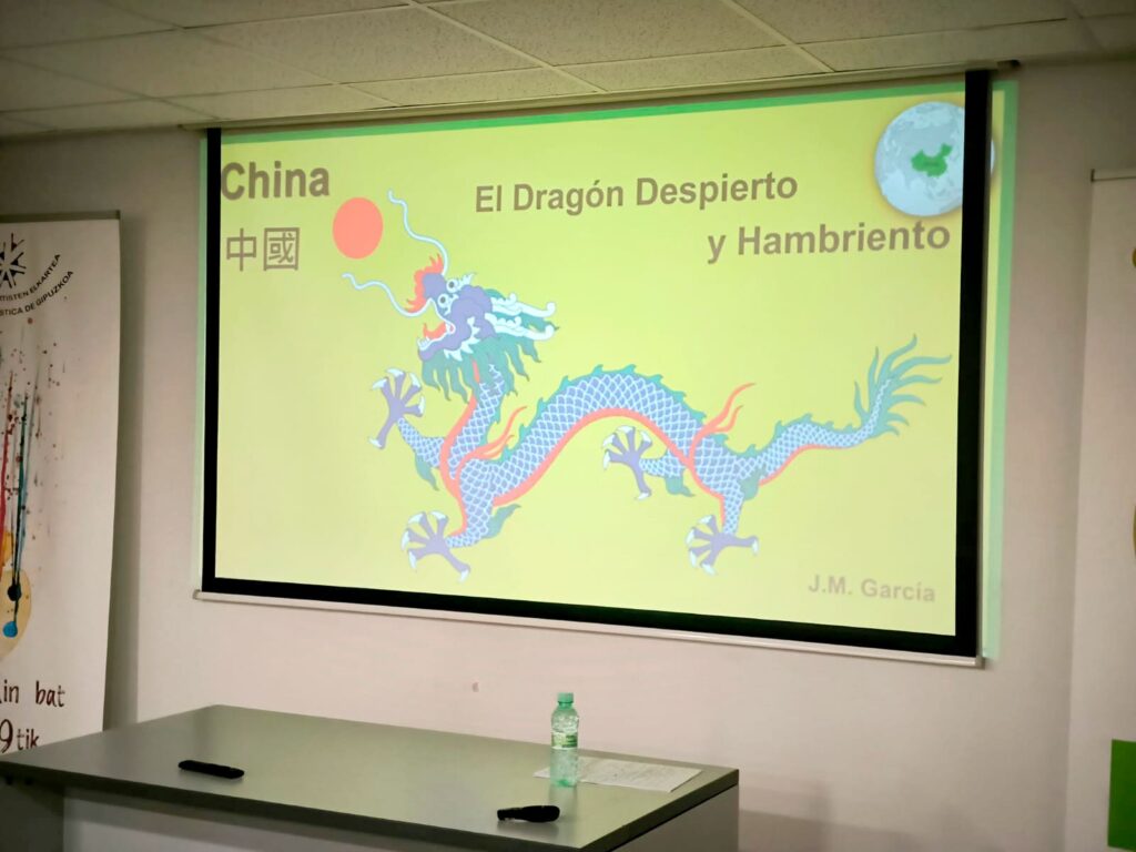  conferencia sobre China, el "dragón despierto y hambriento"