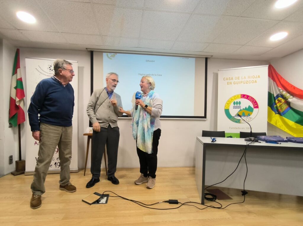 Entrega de los premios del Cuarto Certamen Literario Internacional